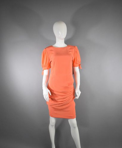 null UNGARO Parallele

Coral set consisting of an asymmetrical top with balloon sleeves...