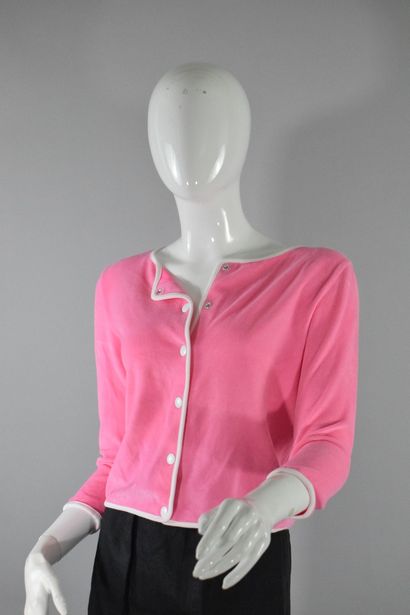null COURREGES

Cardigan in fine pale pink and white bouclette with front snap closure,...