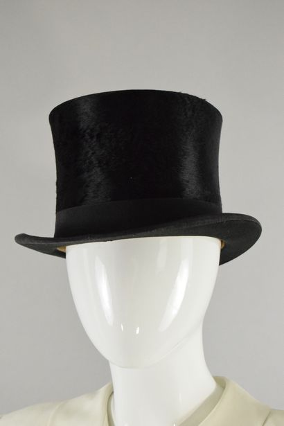 null QUELET HATTER GUÉRET

Top hat. The progress' hattery, english house. L. Quelet...