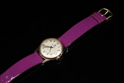 null LIP 

Nice watch model "Dauphine" with round gilded metal dial and crushed raspberry...