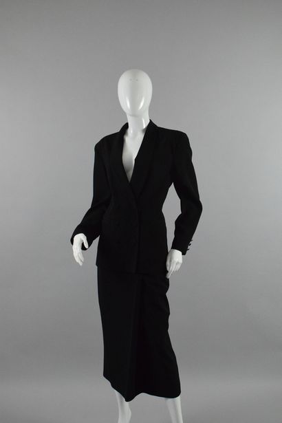 null DIMENSION PARIS 

Long flowing skirt suit and double-breasted tuxedo jacket....