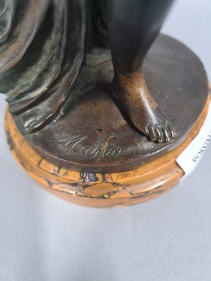 null MARIN Joseph Charles, 1759-1834,
Bacchante,
bronze à patine brun foncé sur socle...