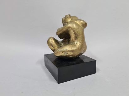 null RAMON Gérard (né en 1935)
Couple enlacé
Bronze à patine doré sur socle en pierre...