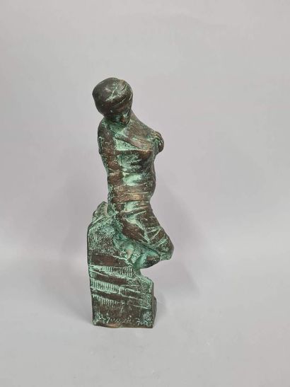 null GAMAL Meleaka (né en 1954)
Nu feminin 
Bronze à patine brune nuancée de vert,...