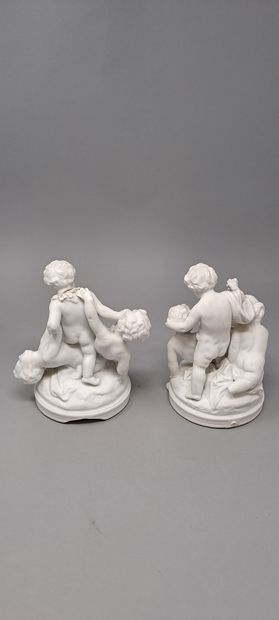null Lot composed of three cookies : 
- Putti (Sevres) 16 x 10 cm in diameter
- The...