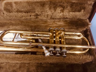 null Antoine COURTOIS à Paris, trompette, n°001015 série C 800 USA.

En l'état, avec...