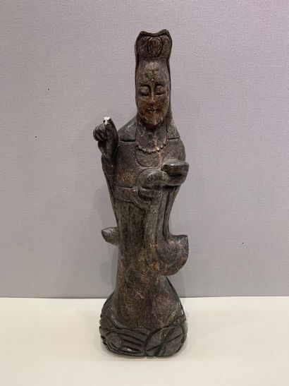 CHINE XXeme siècle CHINA 20th century
Guanyin in hard stone
H. 51 cm
Accident on...