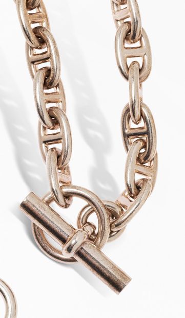 null HERMÈS

Silver necklace, anchor chain model, articulated with marine links....