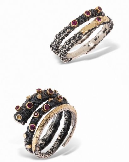 null CASOAR (Attributed to) 
Suite of 3 rings in hammered silver and 18K (750) gold,...