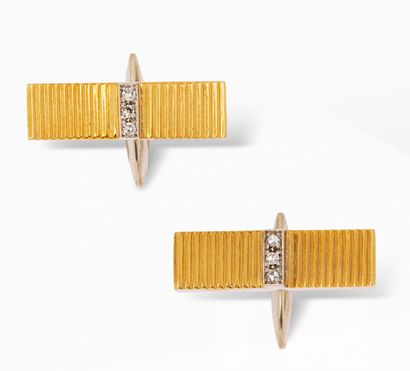 null Case of Madame X, Greece.
Pair of 18K (750) gold cufflinks, guilloché, each...