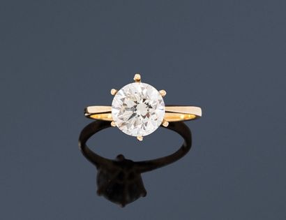 Ring in 18K (750) gold, set with a round...