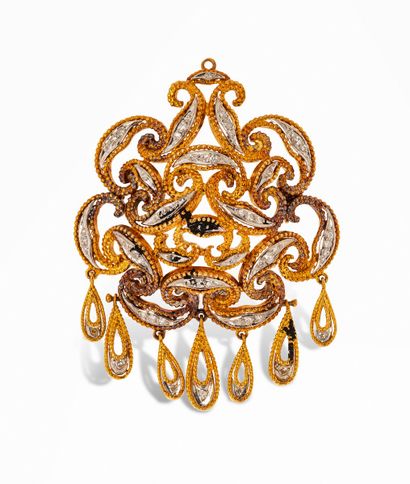 null Set in 18K (750) gold comprising: an articulated necklace of falling entangled...