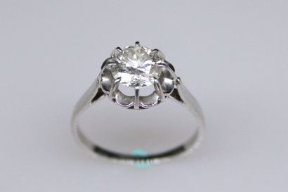 null Platinum solitaire set with a round brilliant-cut diamond. 
Finger size: 52...