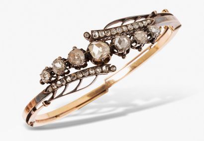 Ensemble de bijoux comprenant : un bracelet...