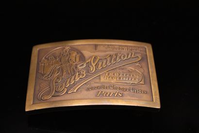 null LOUIS VUITTON

Rare gilt bronze belt buckle engraved with Travelling Requisites.
Missing...