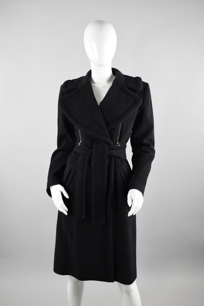 null GIVENCHY by Alexander Mc Queen 
Circa late 1990

Long coat in wool and black...