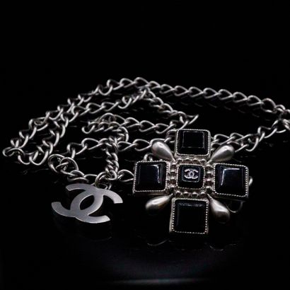 null CHANEL 

Rare prototype metal necklace/belt with a large cross with a beaded...