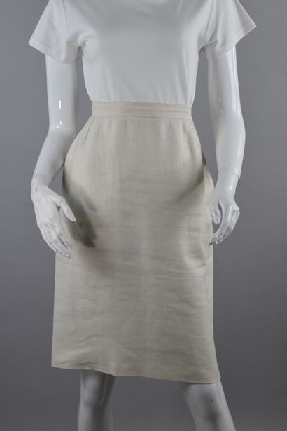 null YVES SAINT LAURENT Left Bank 
Spring/Summer 1990

White linen straight skirt...