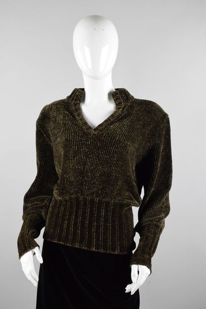 null CHRISTIAN DIOR 
Circa 1970

Rare green brown knitted sweater with marked waist...