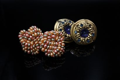 null ANONYMOUS, TARATATA

Lot of two pairs of ear clips, one beaded and the other...