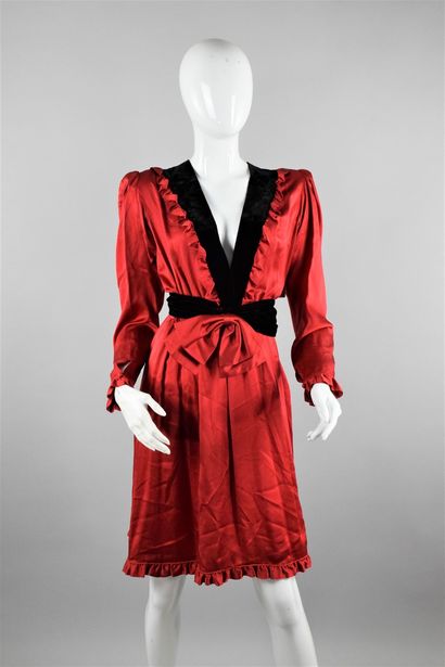 null SAINT LAURENT Left Bank
Circa late 1970

Dress with deep red neckline and black...