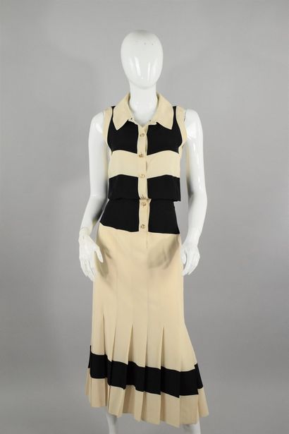 null CHANEL Boutique
Probably Fall/Winter 1987 

Black and cream muslin long dress,...