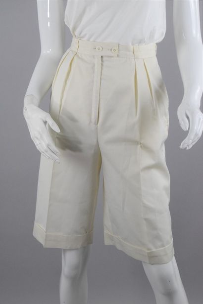 null TED LAPIDUS Haute Couture Boutique
Circa 1980

White Bermuda shorts with gold...