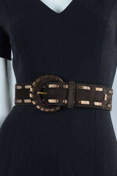 null YVES SAINT LAURENT Left Bank 

Important belt in suede pork with gold leather...