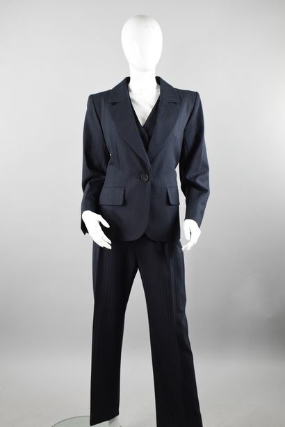 null YVES SAINT LAURENT Left Bank
Spring/Summer 1994

Three-piece suit consisting...