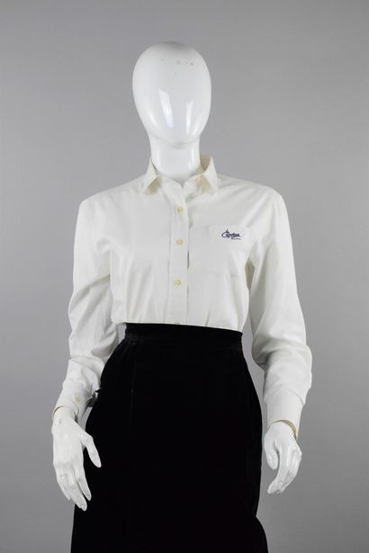 null TED LAPIDUS 
Circa late 1980

White cotton shirt, signed on the pocket. 
Small...