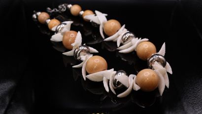 null LANVIN 

Necklace made of wood beads, metal beads and pieces of shells. 
With...