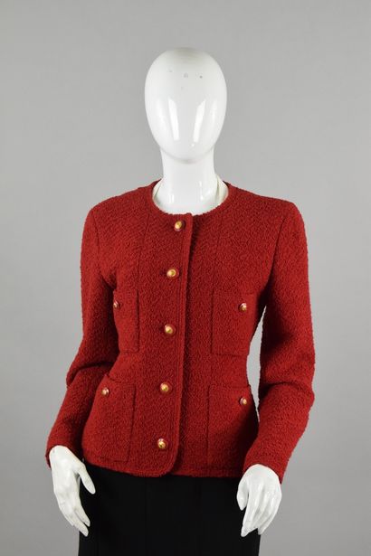 null CHANEL Boutique 
Fall/Winter 1993

Red tweed bouclette jacket, round collar,...
