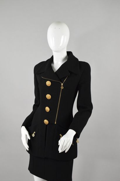 null CHANEL Boutique
Automne/Hiver 1992

Rare veste en laine noire, zippée croisée...