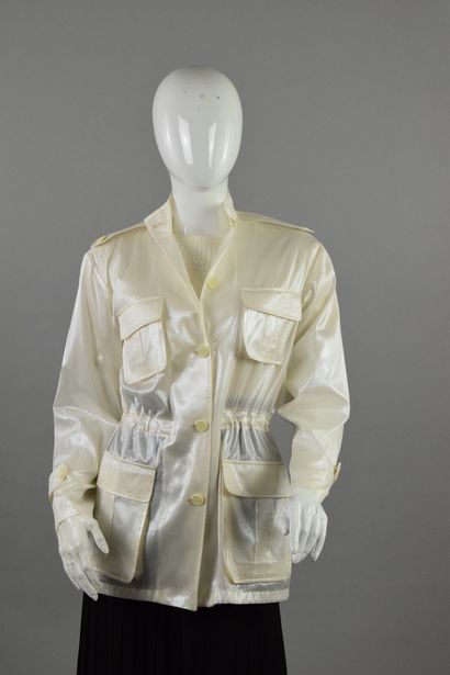 null TED LAPIDUS Haute Couture Boutique
Circa 1980

Rare fine jacket in cream iridescent...