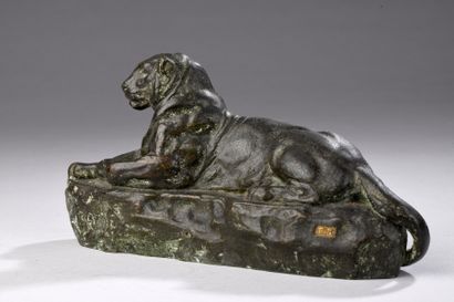 null BARYE Antoine Louis, 1796-1875
Panthère de l’Inde N°2
bronze à patine brun vert...