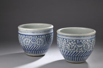 null CHINA - About 1900
A pair of porcelain pot covers decorated in blue underglaze...