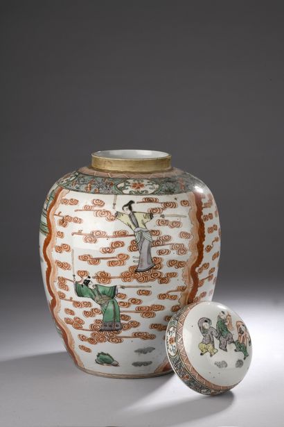 null CHINA - Early 20th century
Ginger pot in polychrome enamelled porcelain in the...