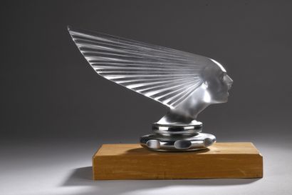 null René LALIQUE (1860 - 1945) 
Radiator stopper " Victoire " (model created in...