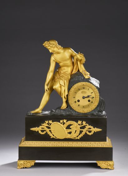 null Clock in bronze with green and gilded patina representing Narcissus reflecting...