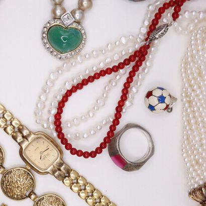 null Lot of fancy jewelry including necklaces, bracelets, earrings, rings...