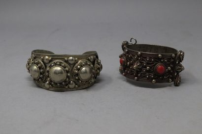 null Silver bracelet with filigree decoration. 
Work North Africa. 
Gross weight...