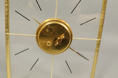 null JAEGER LECOULTRE
Clock in gilded metal and Plexiglas. Transparent dial, baton...