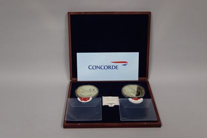 null CONCORDE
Two medals relating to the last flights of the supersonic :
- final...