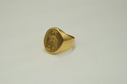 null Chevalière in 18K (750) yellow gold.
Finger size : 61 - Weight : 19.7 g.