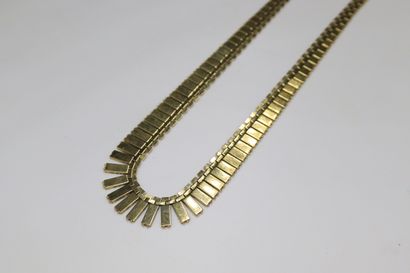 null Necklace in yellow gold 18K (750) with articulated flat links.
Neckline : approx....
