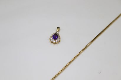 null Metal Venetian chain and 18K (750) yellow gold drop pendant set with an imitation...