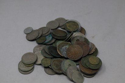 null Bulk of mostly French coins including :
- French Colonies, 10 centimes - Charles...