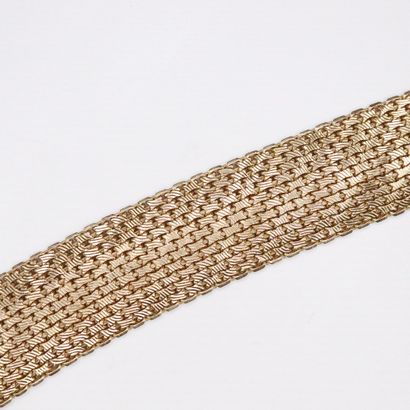 null Bracelet in yellow gold 18k (750) with fancy polonaise mesh.
Wrist size : 19.5...