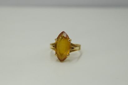null Yellow gold ring 18k (750) decorated with a citrine navette. 
Finger size :...