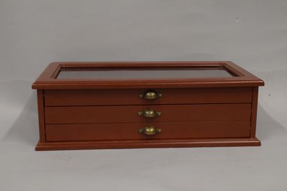null Storage box for watches or jewelry with three drawers. 
(accidents and scra...
